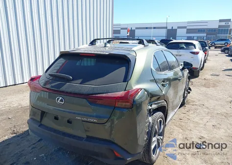 2024 Lexus Ux 250H Premium z USA, uszkodzony, nr VIN JTHP9JBH3R2077832
